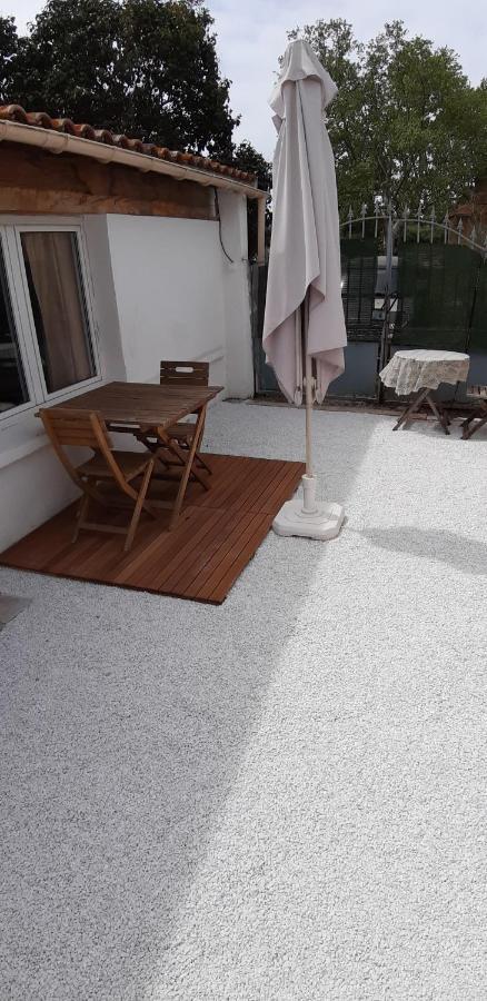 Petit Studio Independant Dans Jardin Avec Parking Et Portail Electrique Marseille Eksteriør billede